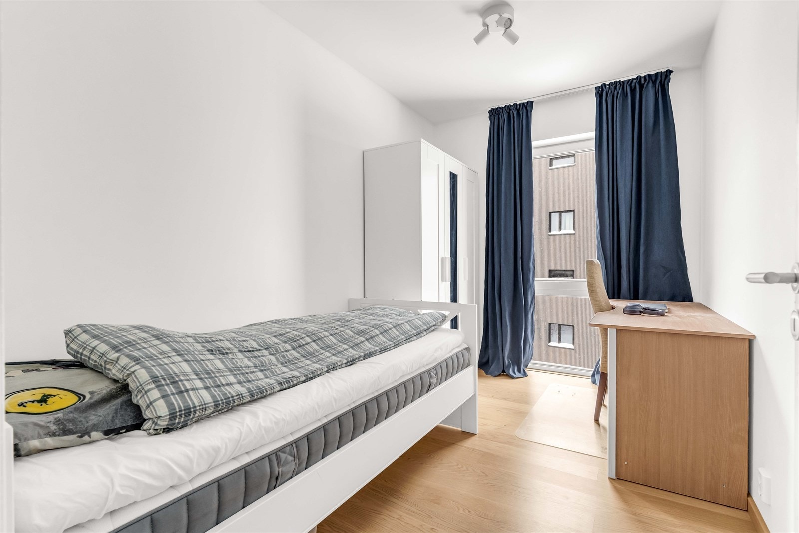 Soverom nr. 2 og 3 fungerer ypperlig som barnerom, gjesterom eller kontor - her er mulighetene mange. Galleribilde