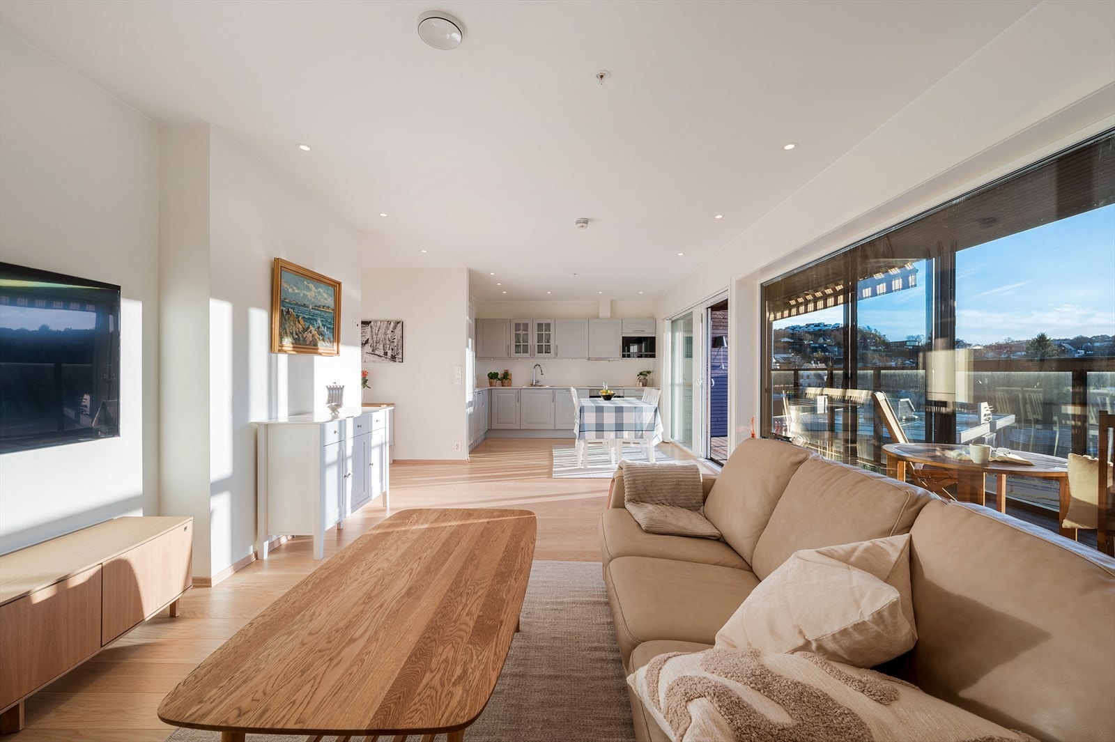 - Behagelig innetemperatur med god varme fra radiator/konvektor - Galleribilde