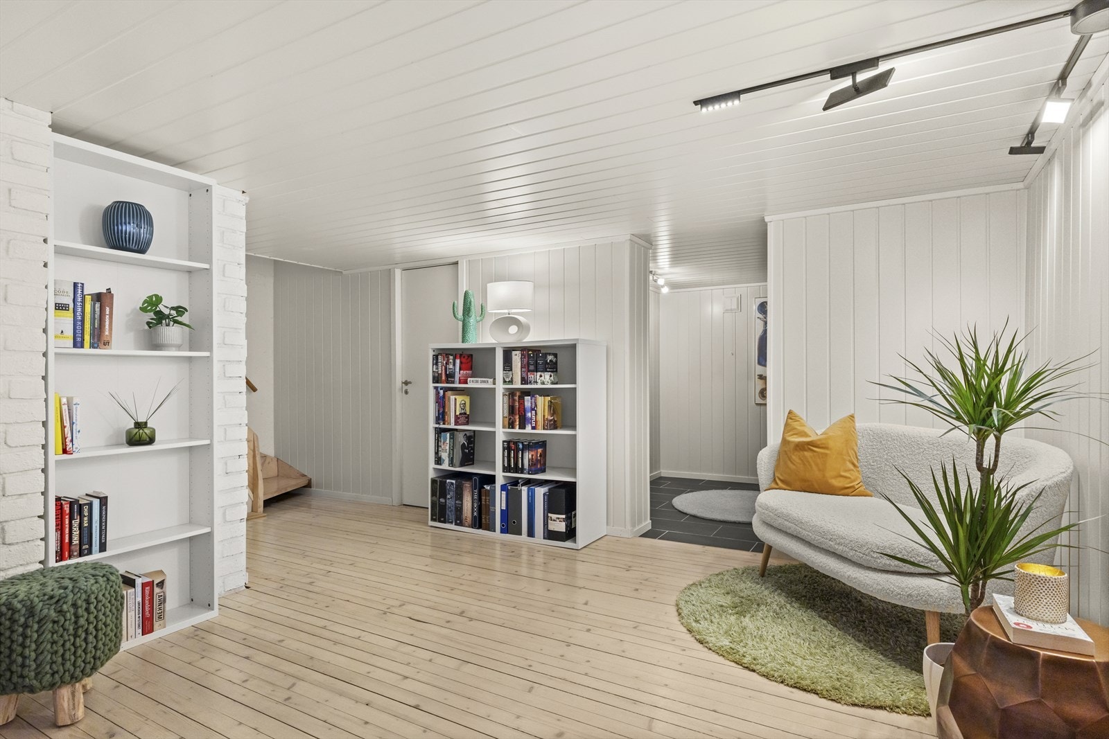 Det gjøres oppmerksom på at kjellerstue ikke oppfyller kravene som stilles til rom for varig opphold. Galleribilde