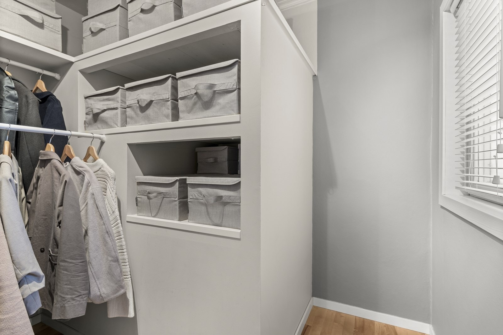 Her er det rikelig med oppbevaringsplass. Galleribilde