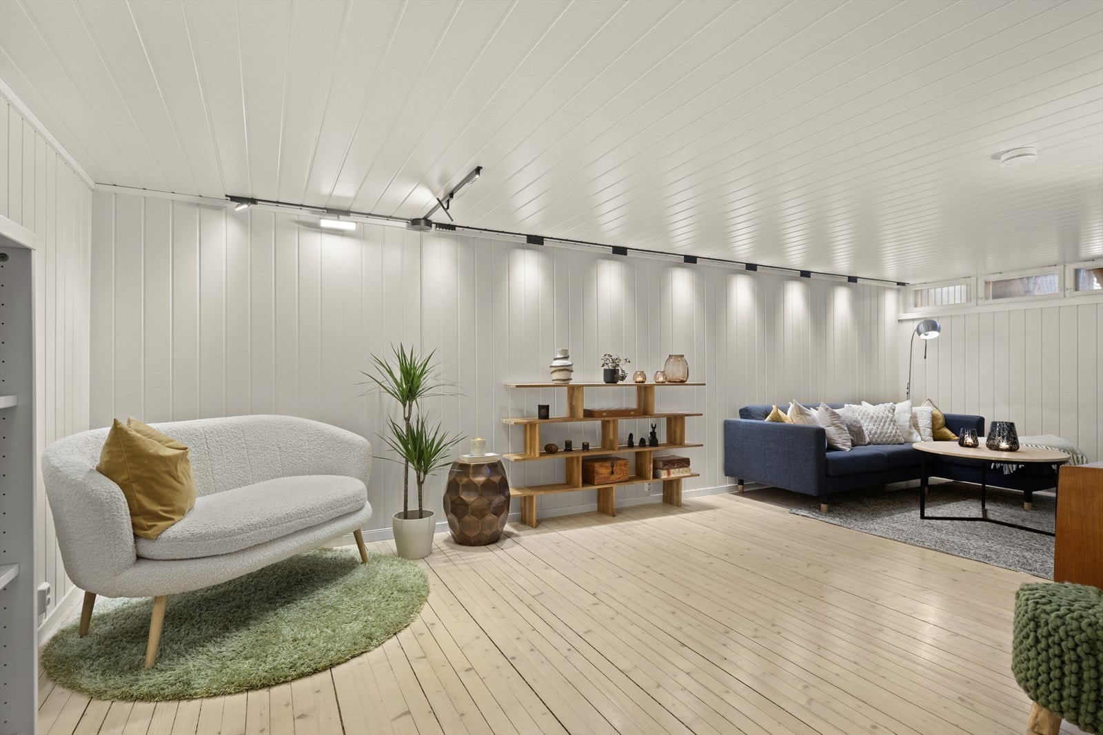 Familievennlig planløsning med kjellerstue. Galleribilde