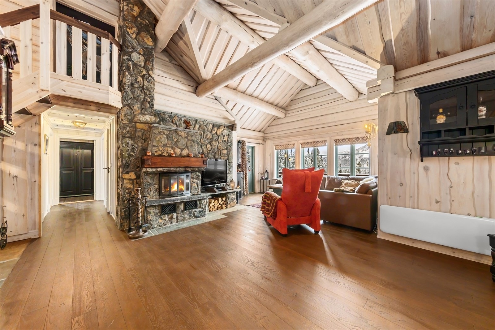 Fra gangen går du videre inn til boligens tre soverom. Galleribilde