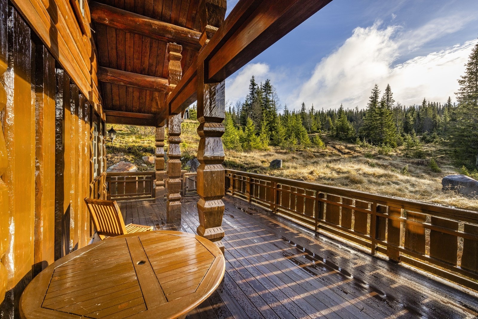 Terrassen er romslig med god plass til utemøblement! Galleribilde