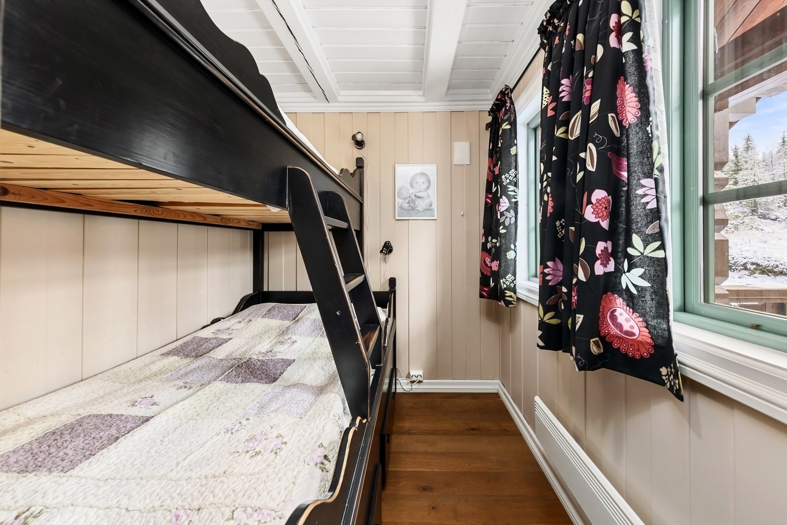 Soverom nr. 3, passer utmerket som gjesterom eller hjemmekontor alt etter behov. Galleribilde