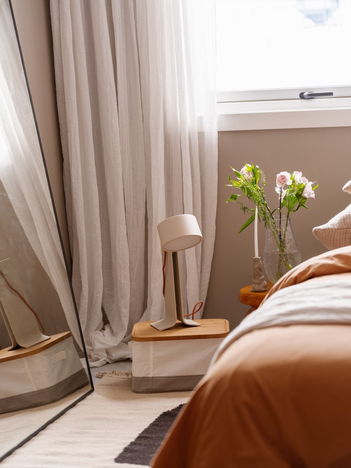 Detaljer fra soverommet. Galleribilde