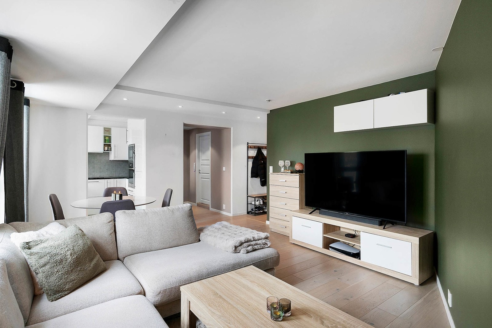 Velkommen til Kantarellen terrasse 18. Vi ses på visning. Foto: Junaid Hanif. Galleribilde