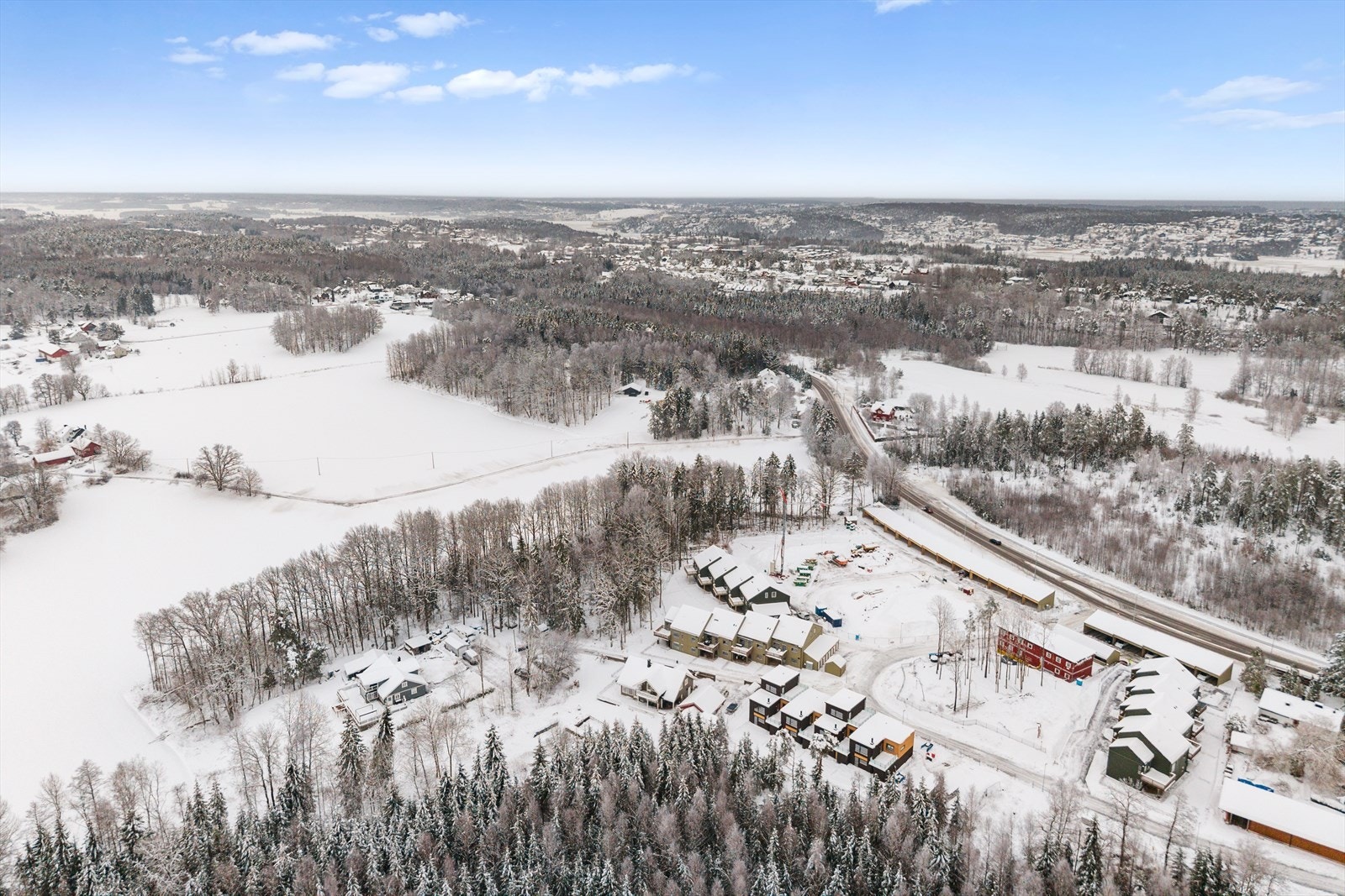 Området er kjent for sitt gode bomiljø, med hyggelige naboer og en lun atmosfære som passer de fleste. Galleribilde