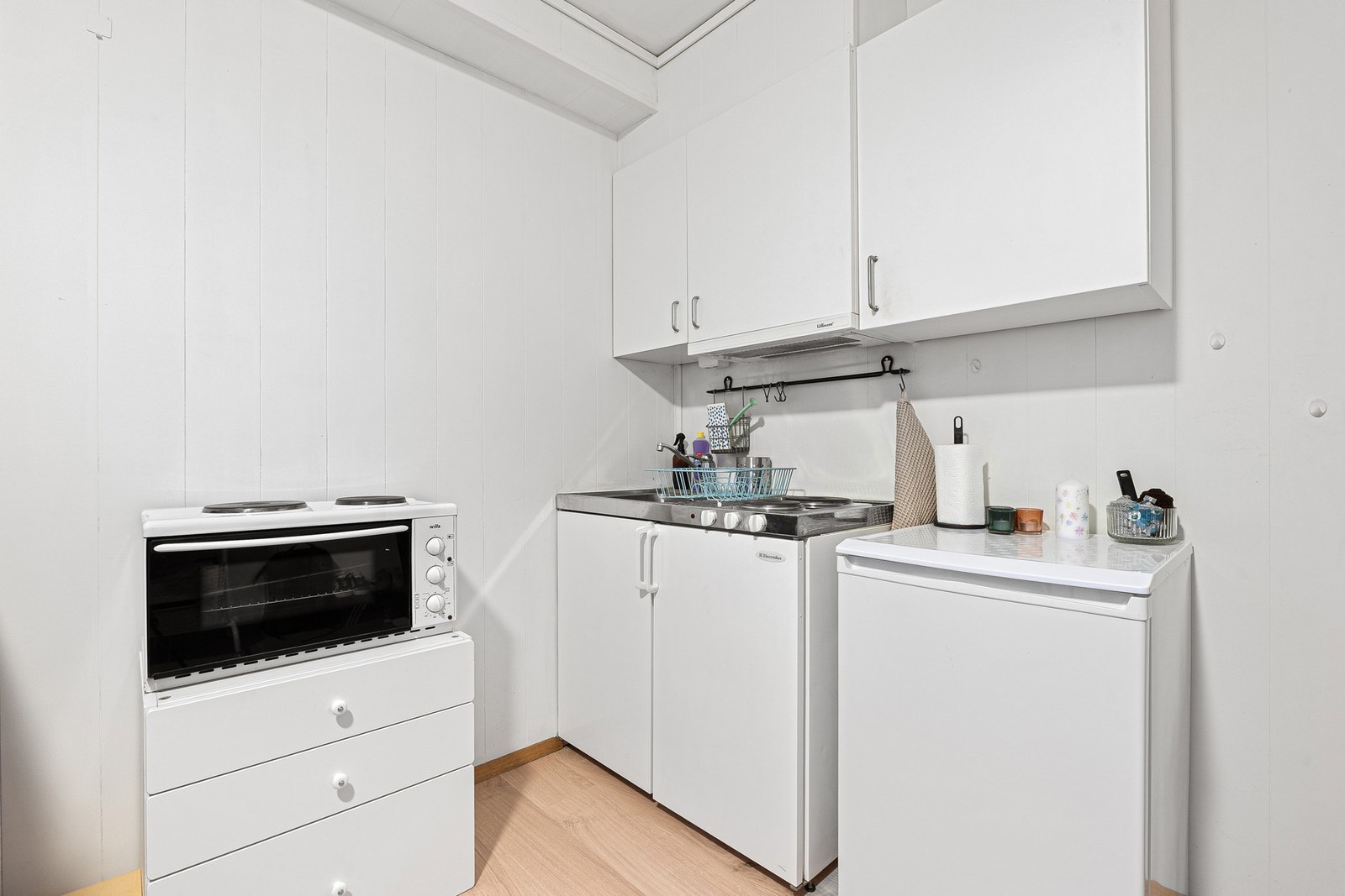 Godt vedlikeholdt kjøkken med det man måtte trenge. Galleribilde