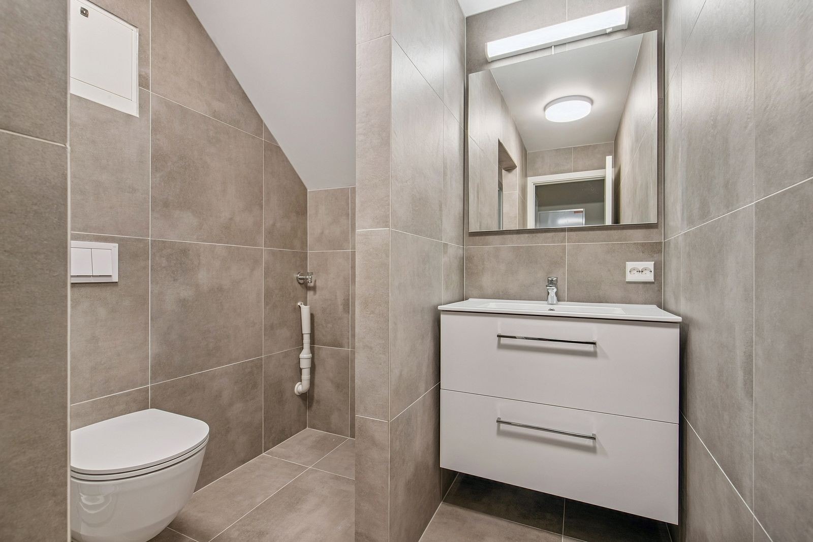 Bad med opplegg til vaskemaskin Galleribilde