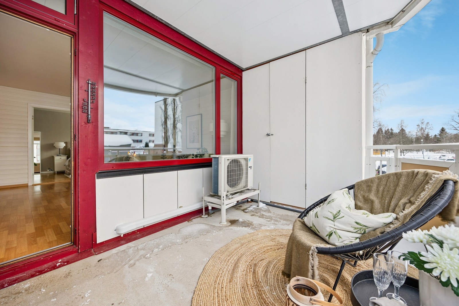 Denne trivelige andelsleiligheten ligger i byggets 2. etasje i et veletablert og rolig borettslag på Saupstad sør i Trondheim. Galleribilde