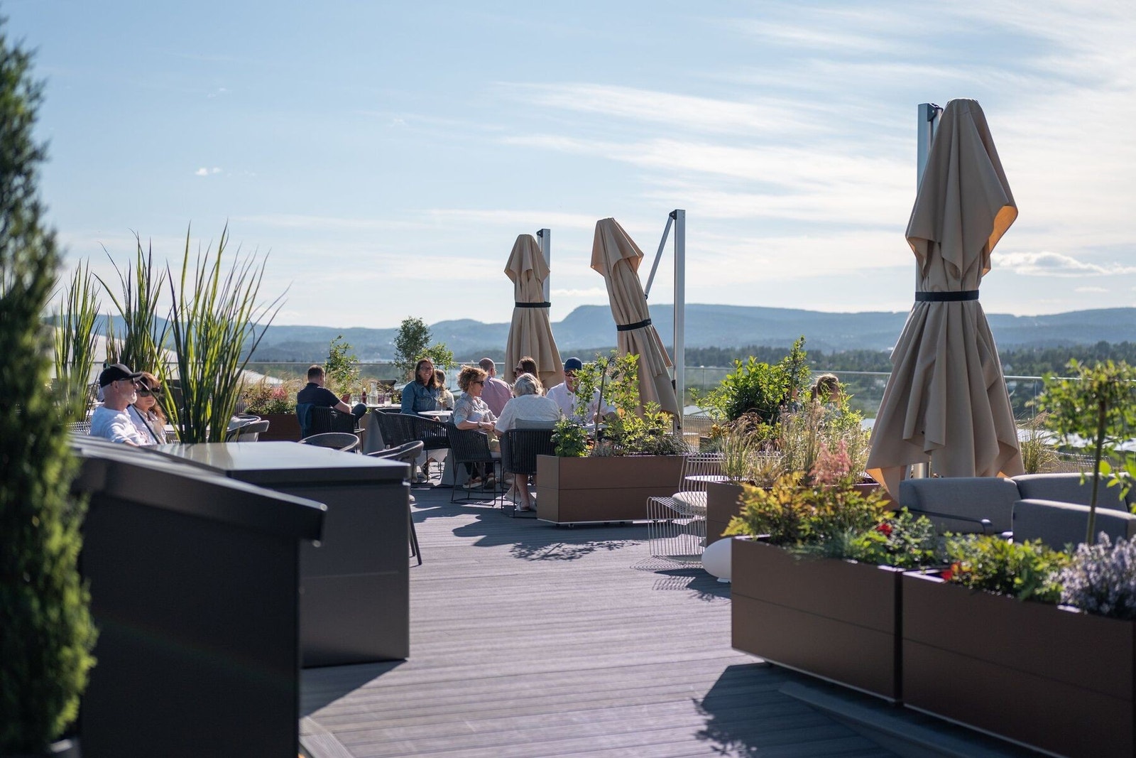 The Lobby Bar Rooftop i Aker Tech House, ligger bokstavelig talt et steinkast fra leiligheten Galleribilde
