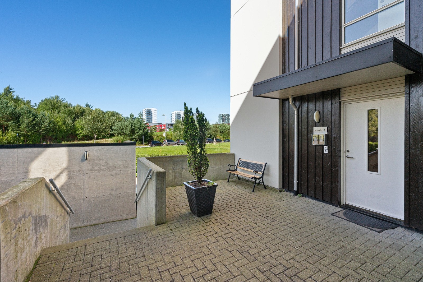 Uteområde. Galleribilde