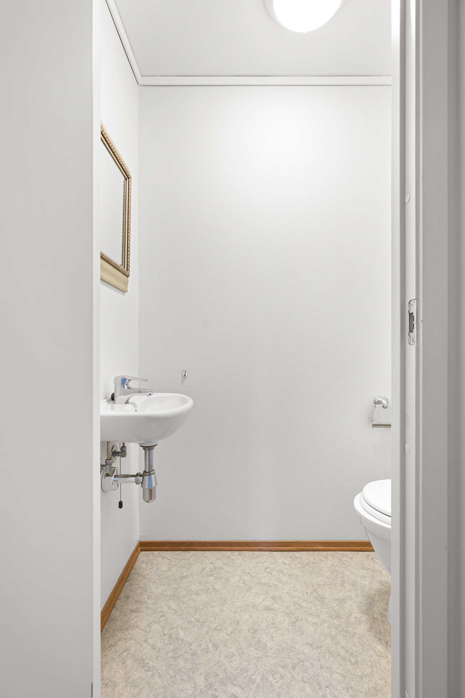 I tillegg er det et separat gjestetoalett. Galleribilde