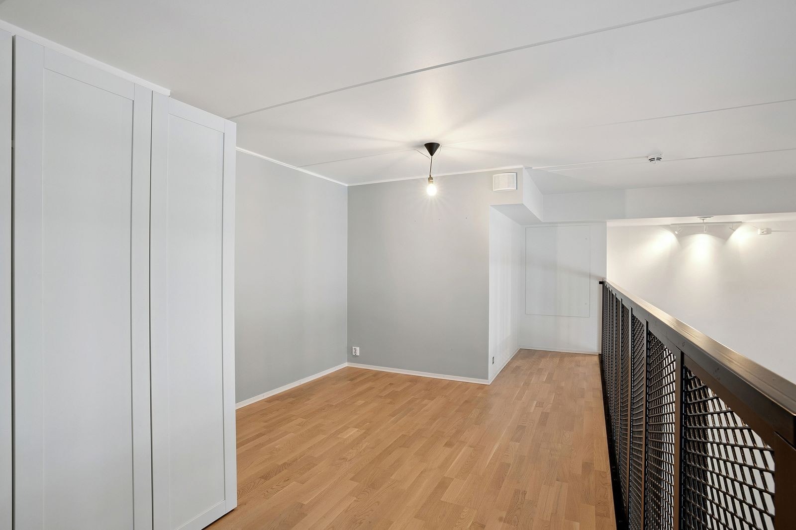 Romslig hems med god takhøyde Galleribilde