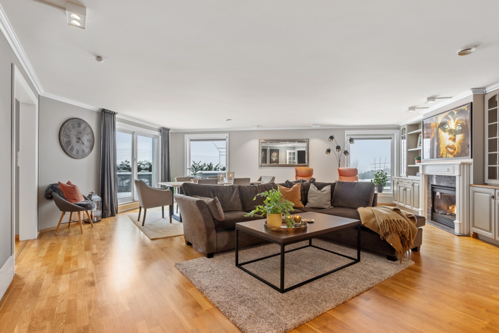 Stor stue med spisestue Galleribilde