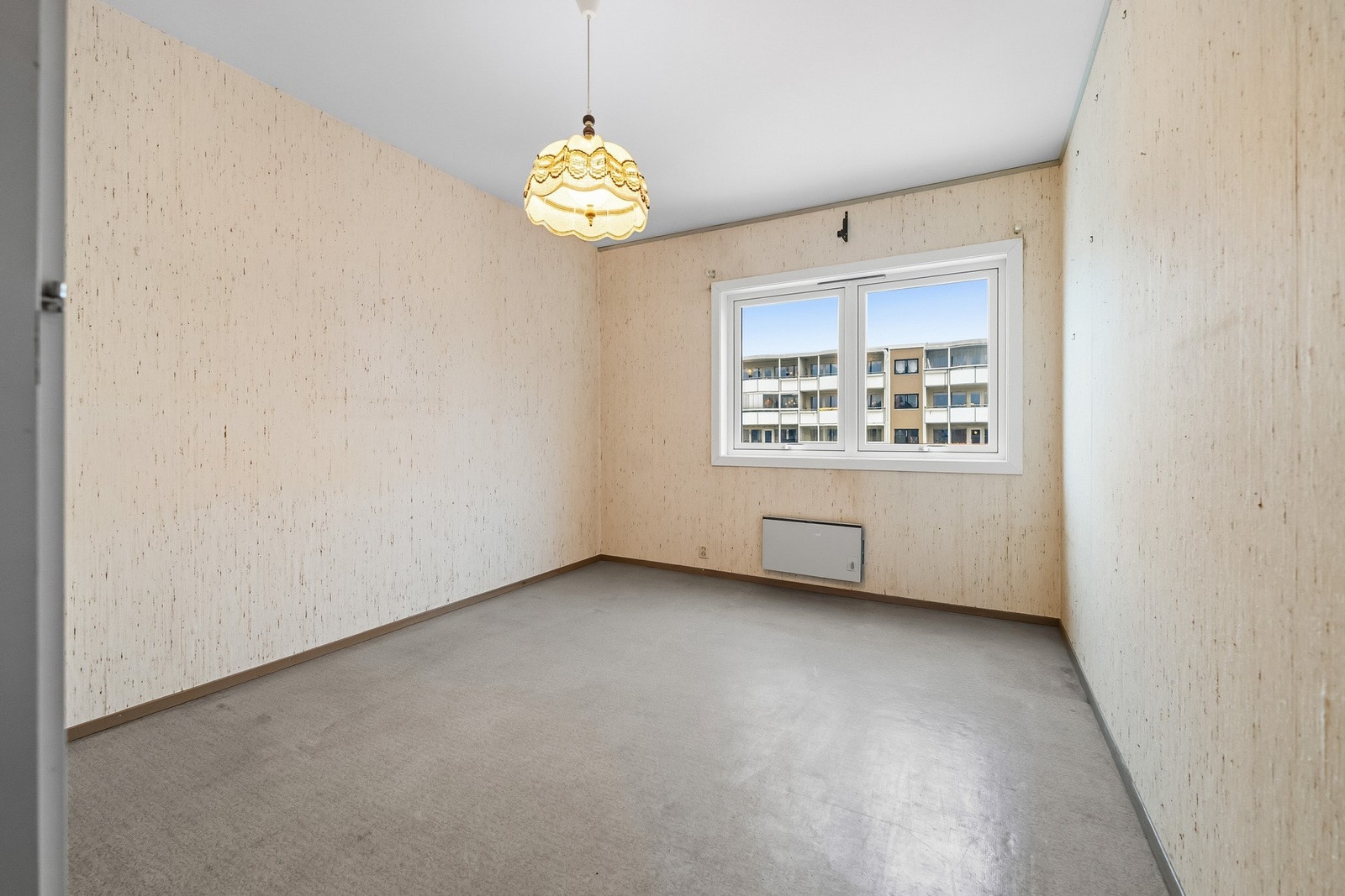 Soverom 1. God garderobeplass til venstre for bildet. Galleribilde