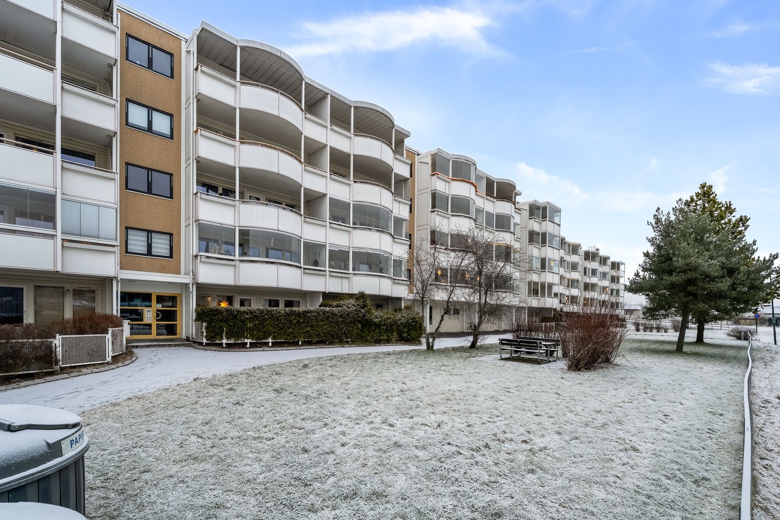 Kjell Olav Bårdseng viser deg denne 3-roms toppleiligheten i Tulipanveien 24. Galleribilde