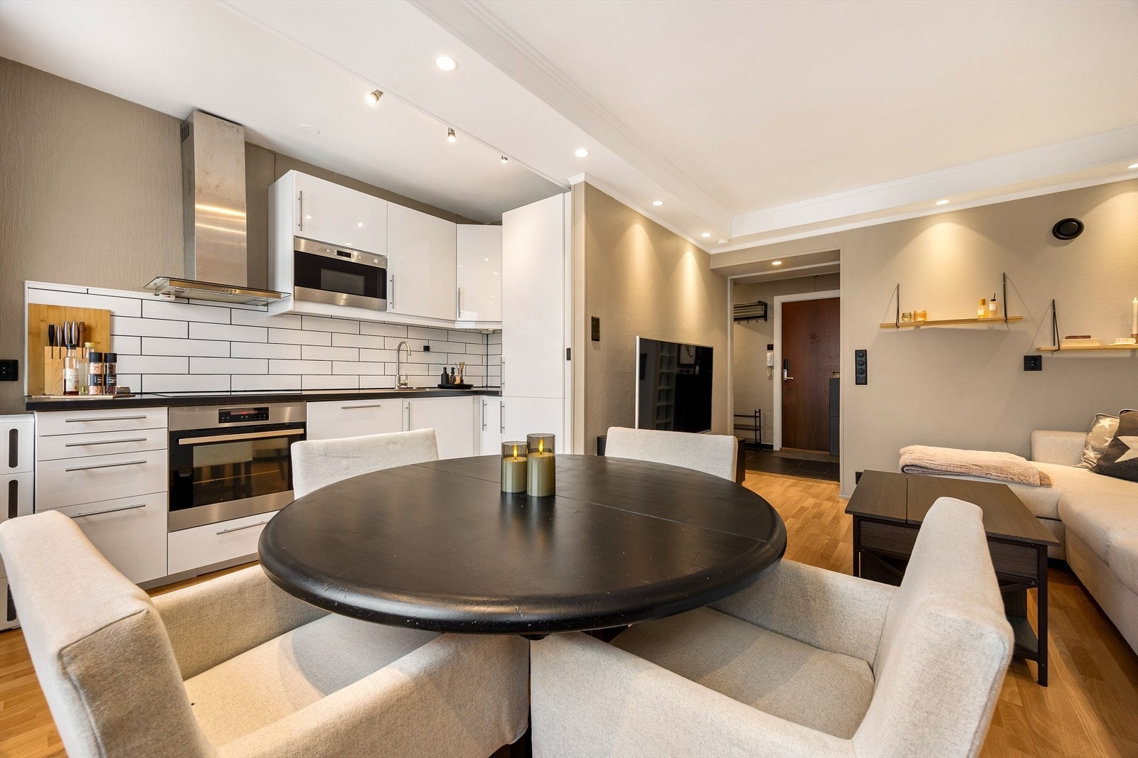 Oppvarming via radiatorer, varmtvann og TV er inkludert i felleskostnadene Galleribilde