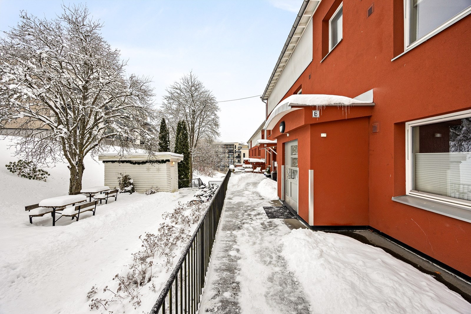 Leiligheten er en del av et veldrevet sameie med hyggelige, opparbeidede fellesarealer Galleribilde