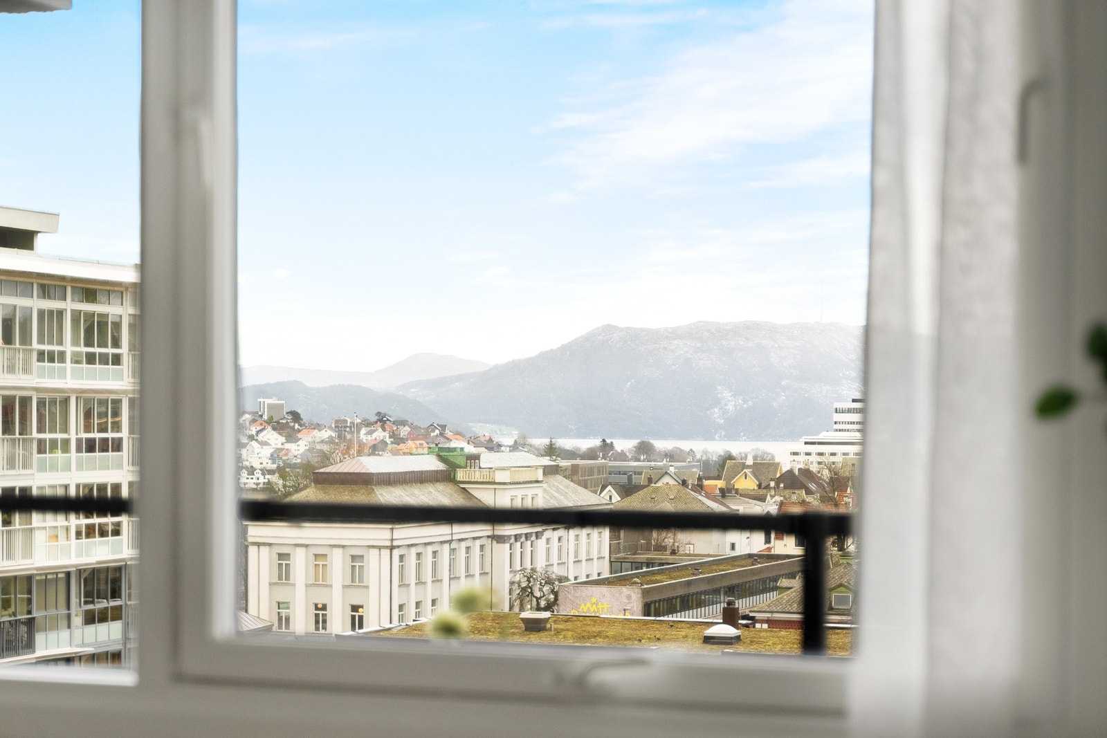 Utsikt fra stue. Galleribilde