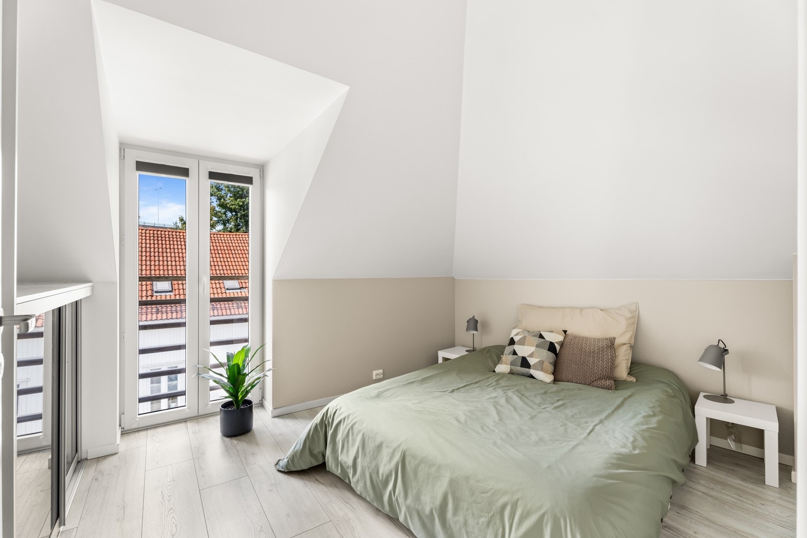 Hovedsoverommet er stort og har god plass til en dobbelseng Galleribilde