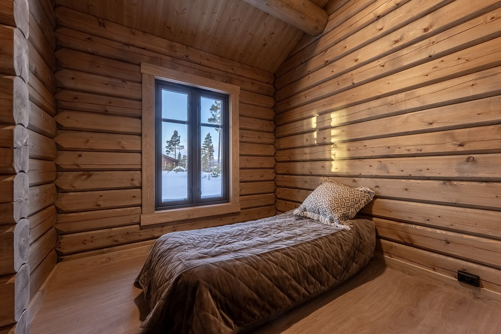 To av soverommene ligger i 1. etasje Galleribilde