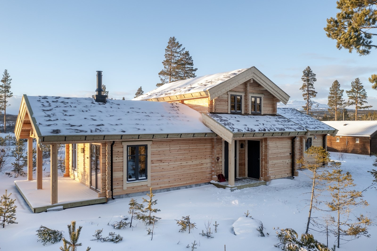 Fasade med inngangsparti mot øst Galleribilde