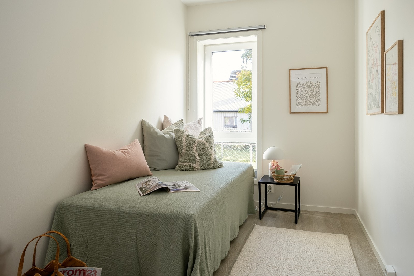 Soverom 2 og 3 har en praktisk størrelse og kan enkelt møbleres med seng, skrivebord og garderobeskap. Galleribilde