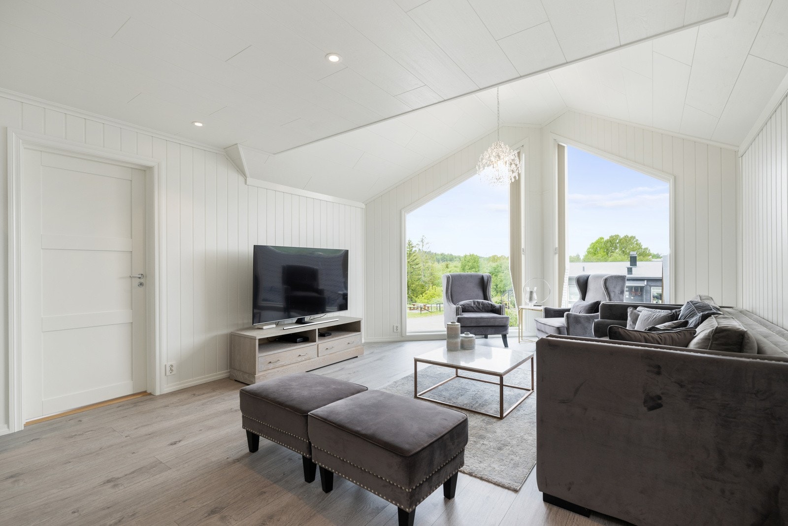 Et fint tv-rom eller lekerom til barna i huset. Galleribilde