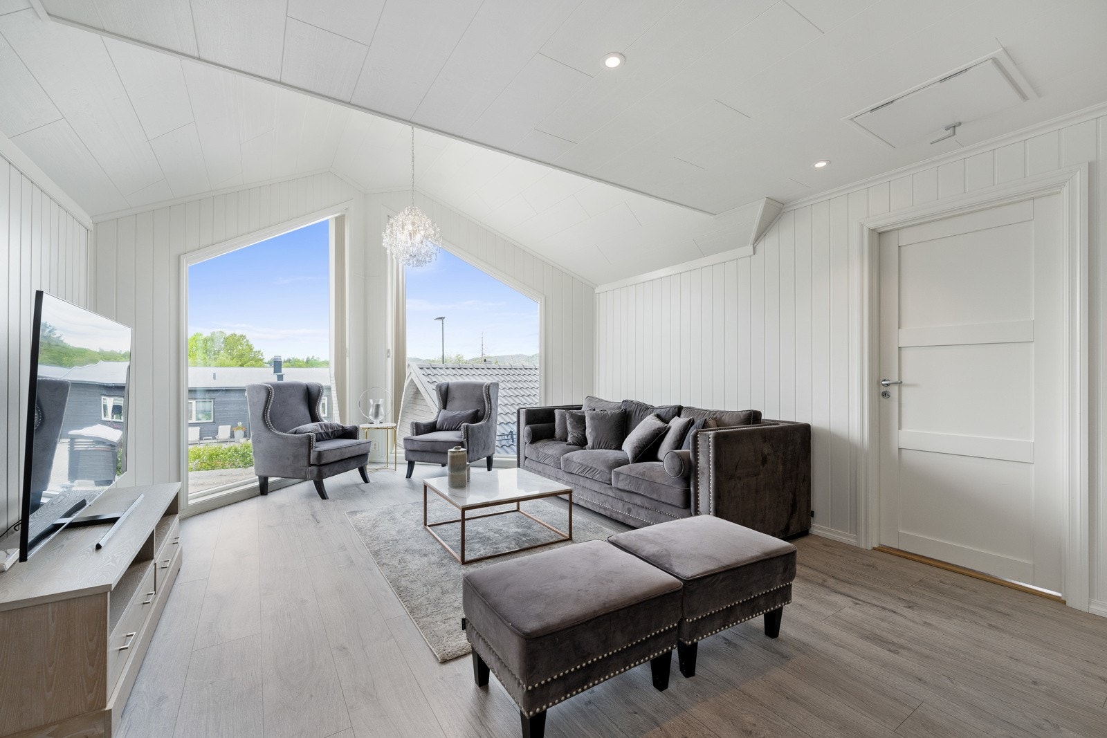 Ekstra stue i 2. etasje, med svært godt lysinnslipp og mange møbleringsmuligheter. Galleribilde