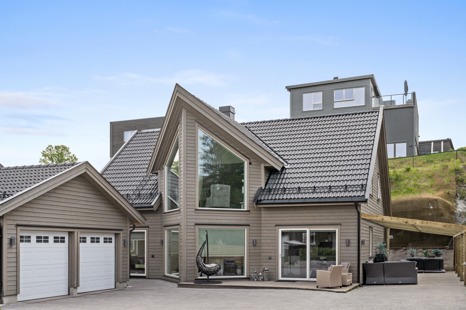 Boligen ble oppført i 2019 og har gjennomgående moderne standard med bla. balansert ventilasjon. Galleribilde