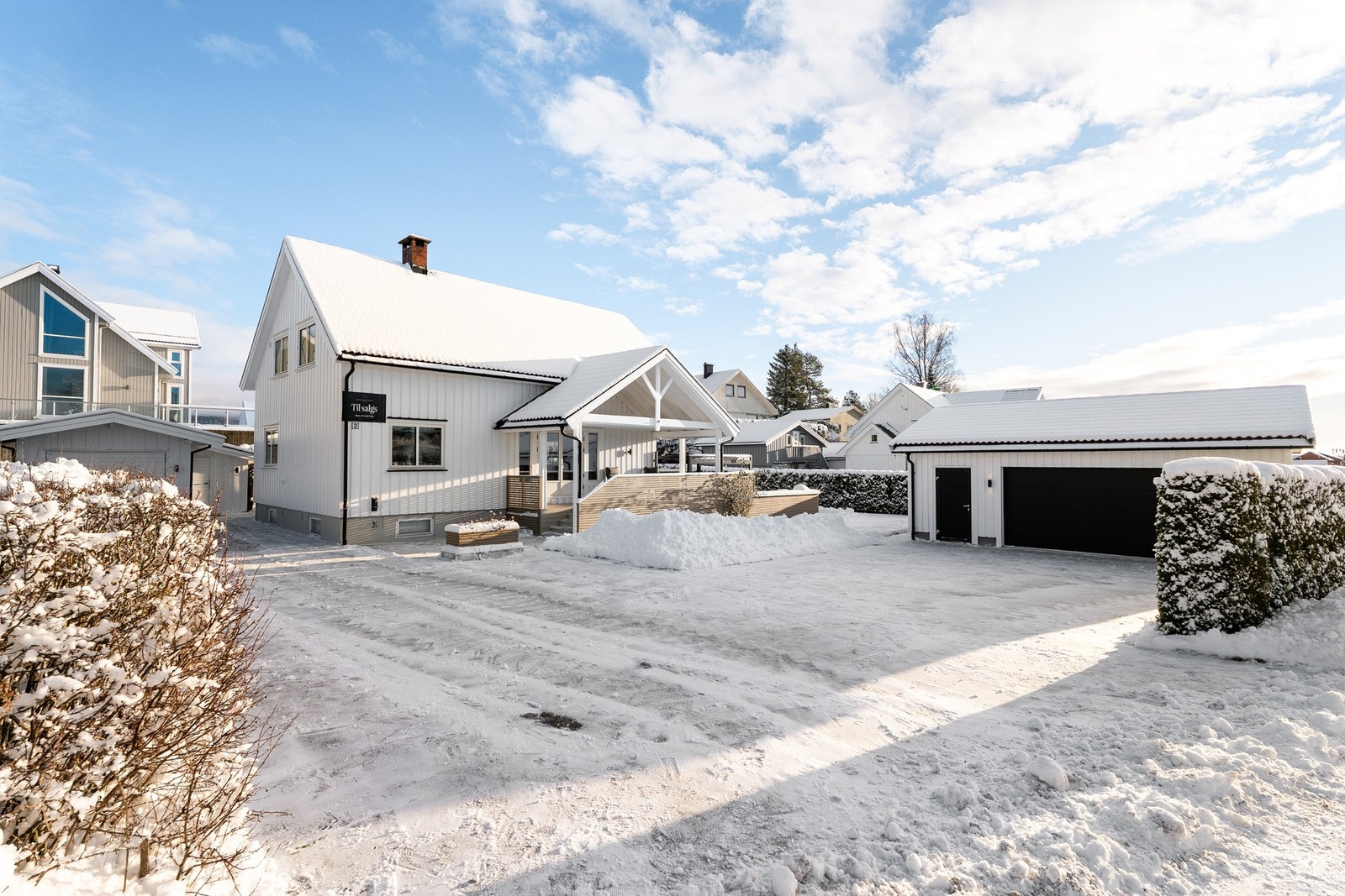 PrivatMegleren/v Carine Paasche Sivertsen har gleden av å presentere, Sommerfrydvegen 2. Galleribilde