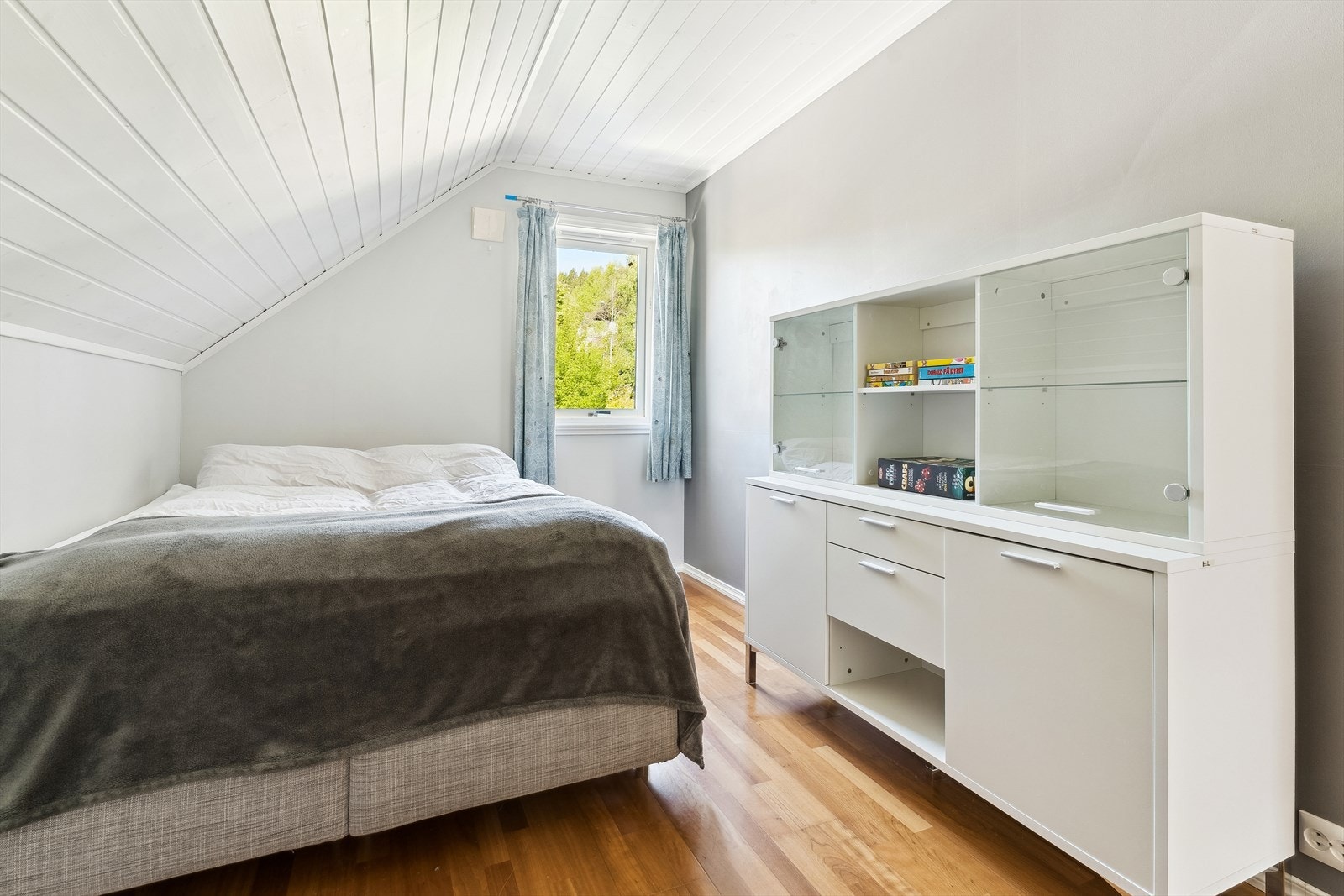 Soverom II på loft, vestvendt. Galleribilde