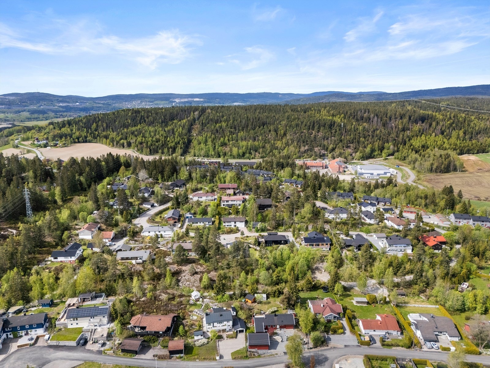 Nærhet til Romeriksåsen med tur- og skimuligheter. Galleribilde
