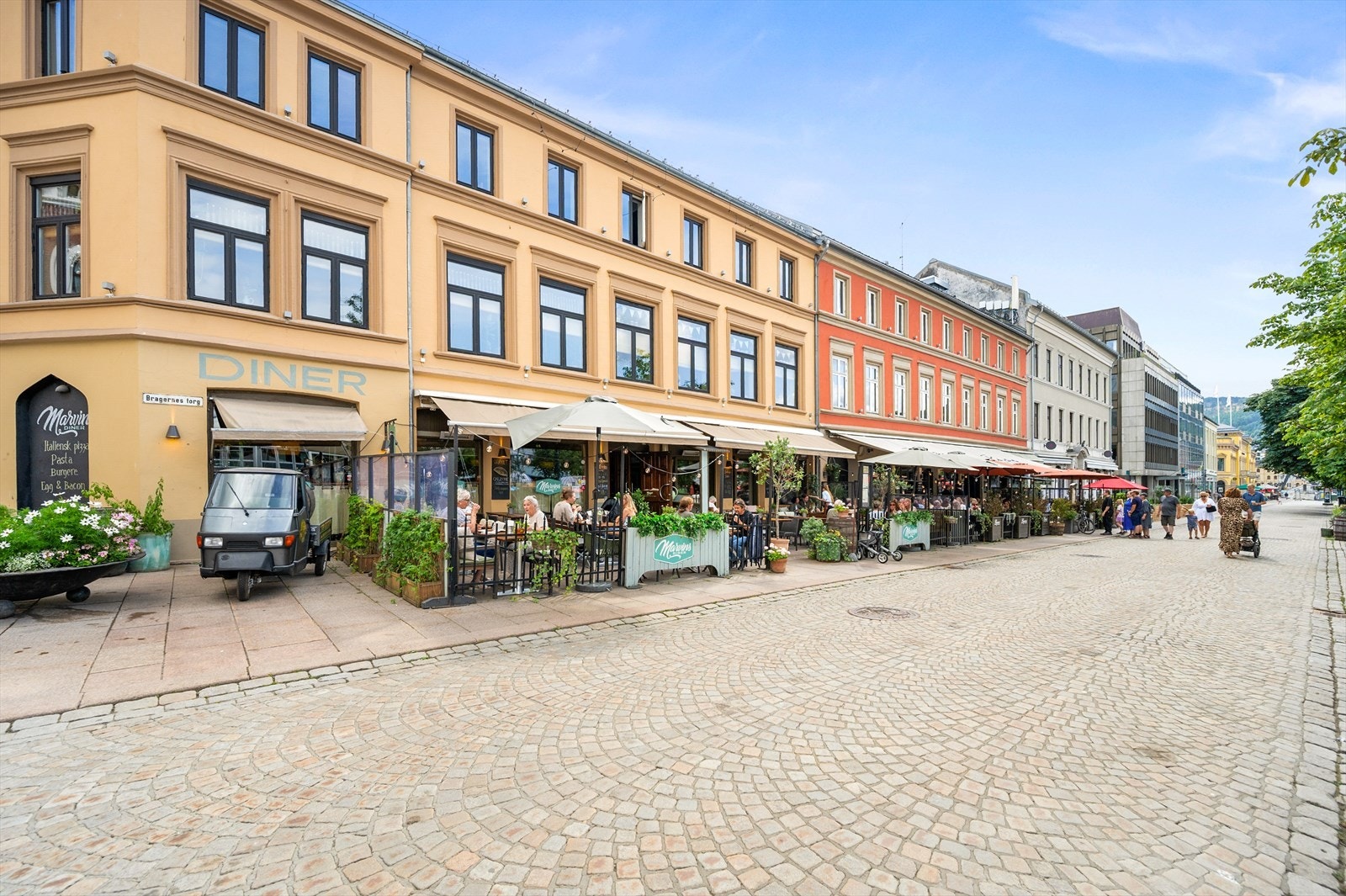 Bragernes sentrum byr på et yrende liv med et rikt utvalg av restauranter og kafeer. Galleribilde