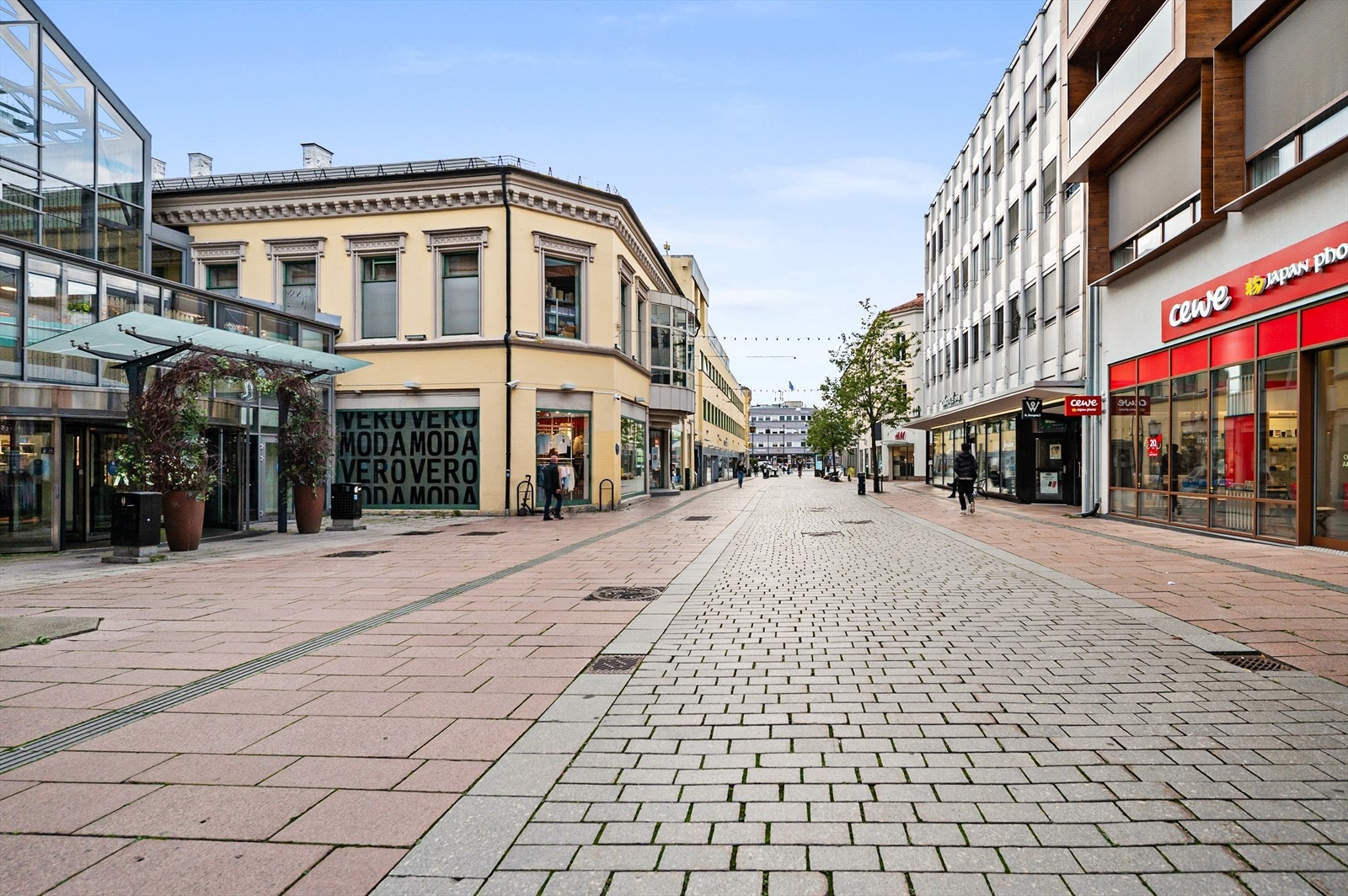 Fra boligen er det kun 5 minutters gange til Magasinet Drammen og byens øvrige servicetilbud. Galleribilde
