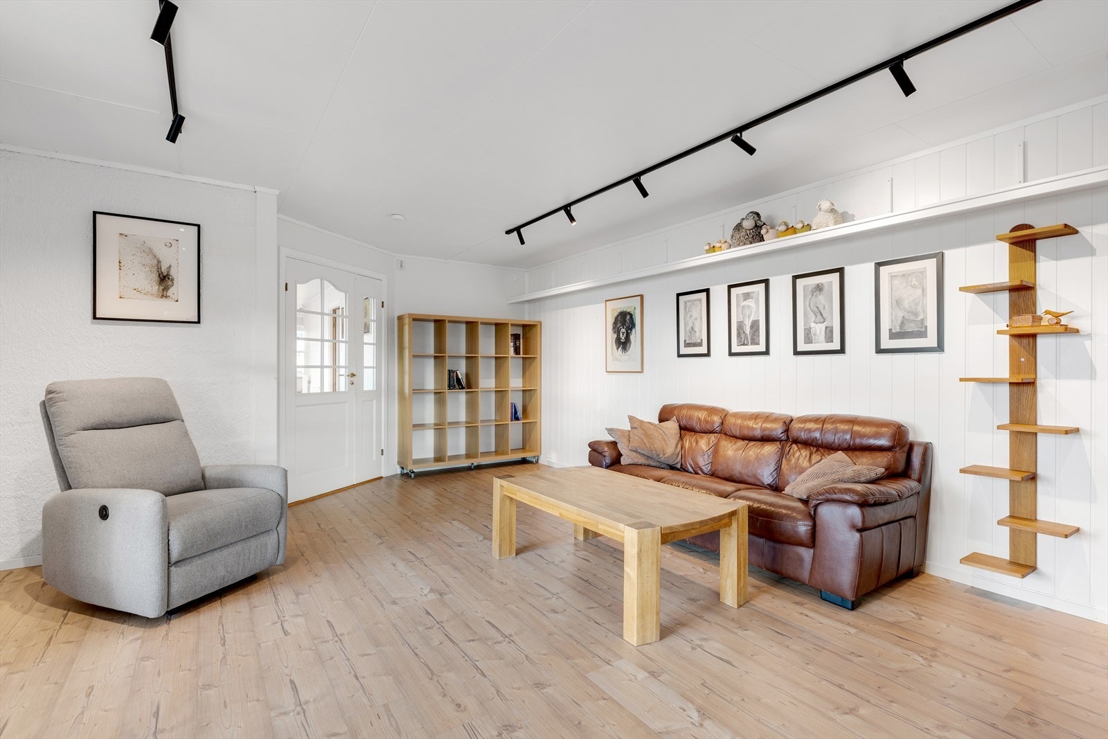 Store gulvplan med svært gode møbleringsmuligheter. Galleribilde