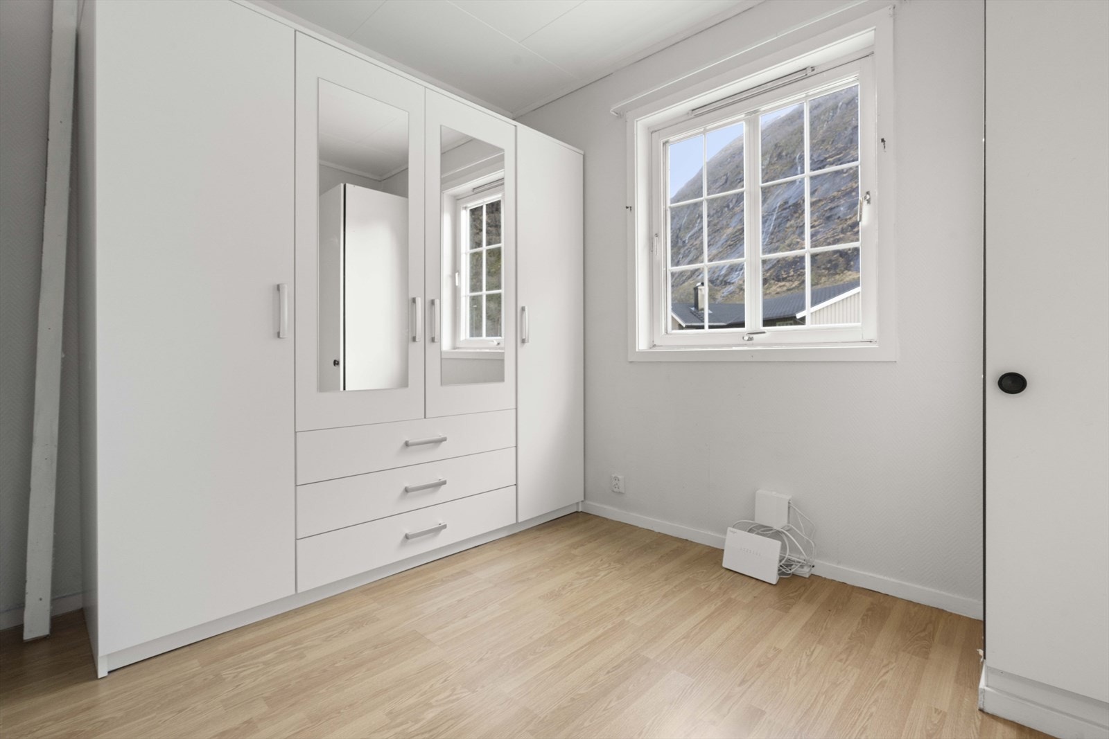 Bustaden er i dag innreda med 4 soverom Galleribilde