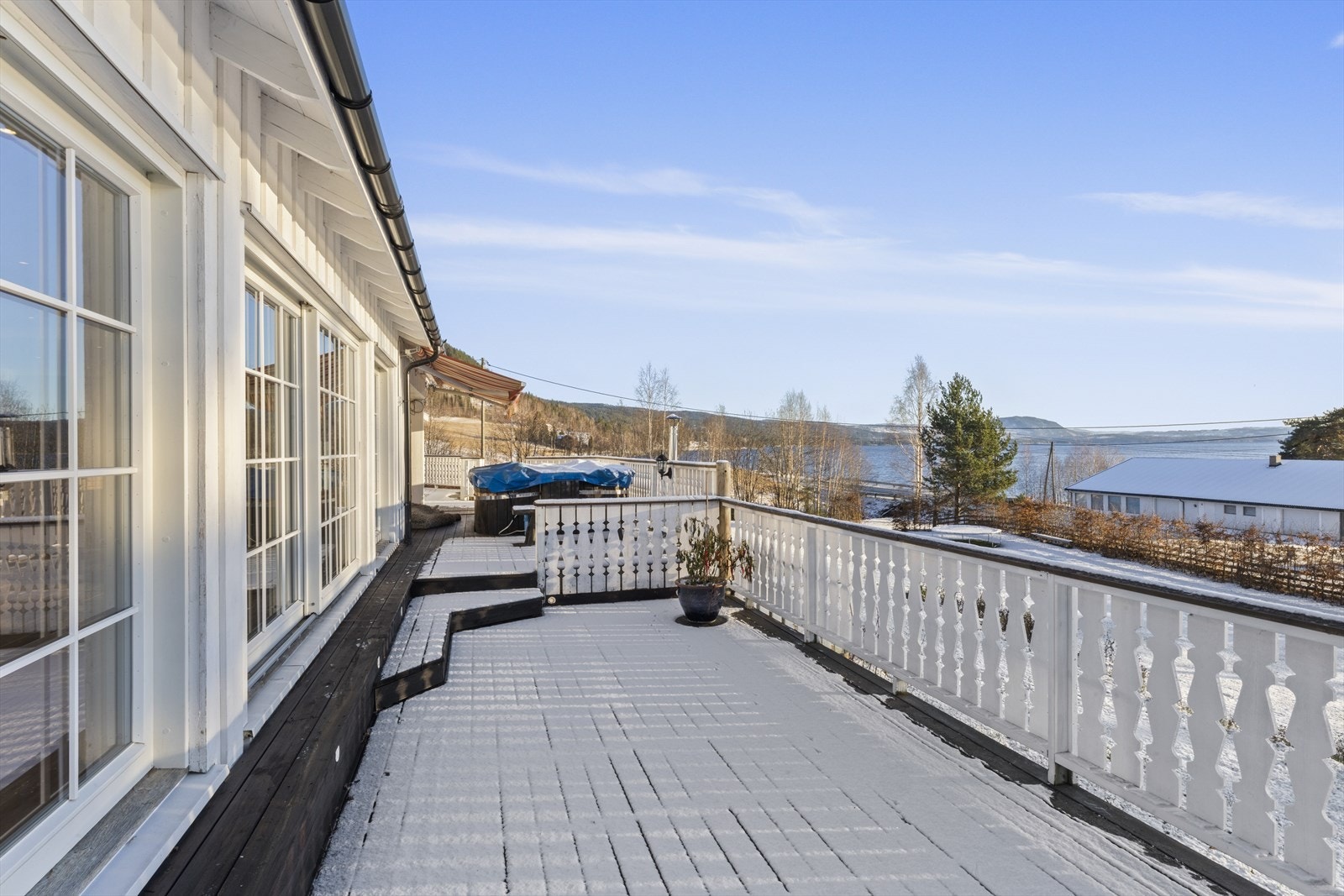 Her bor du stille og fredelig, tett på naturen, her vil du trives! Galleribilde