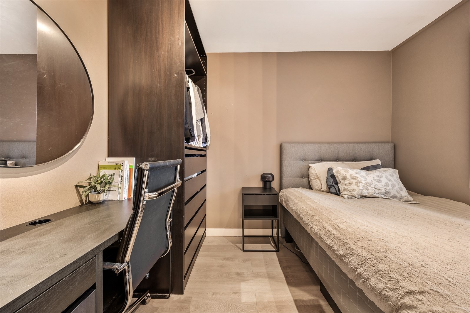 Her er det også muligheter for å innrede en liten arbeidsplass Galleribilde