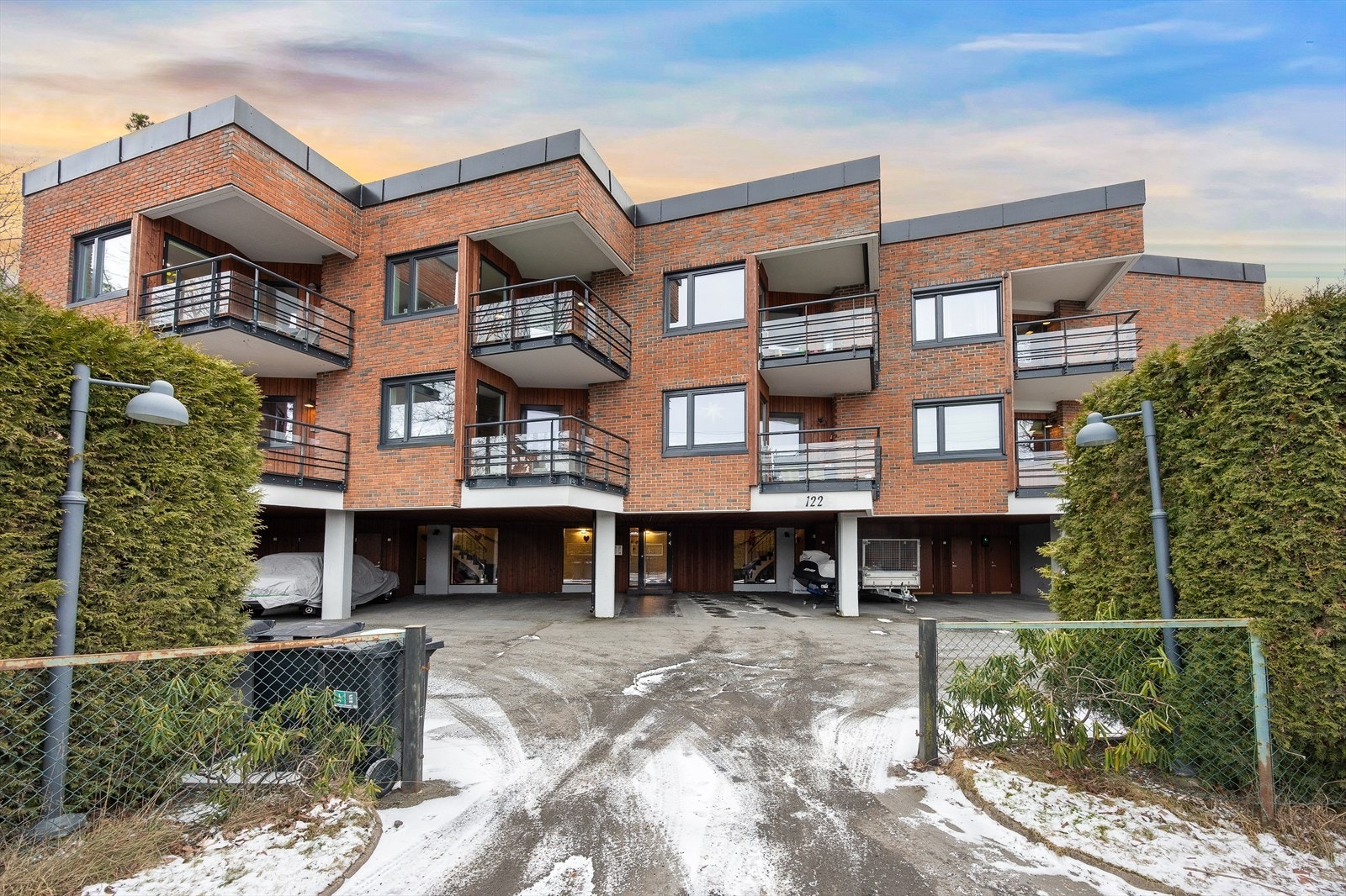 Området byr på et rikt utvalg av fritidsaktiviteter, inkludert tennis, seiling og flotte turområder Galleribilde