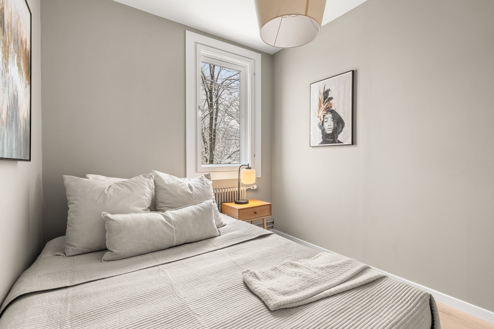 Rommet passer ypperlig som barnerom, gjesterom eller kontor Galleribilde