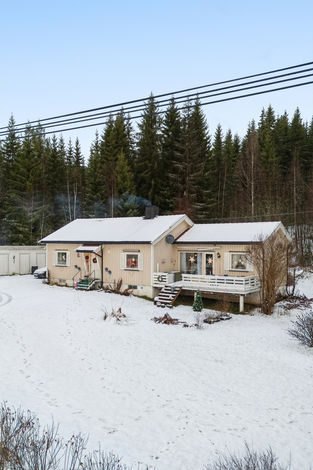 Den sydvestvendte terrassen på ca. 17 m² har gode lysforhold på ettermiddagen. Galleribilde