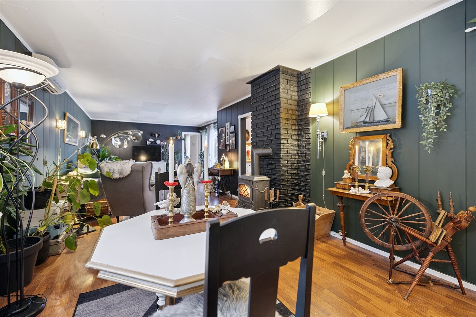 Stuen har gode møblerings muligheter Galleribilde