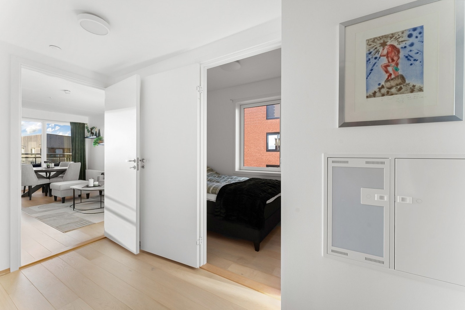 En stor gang tar deg inn til begge soverom og baderommet Galleribilde