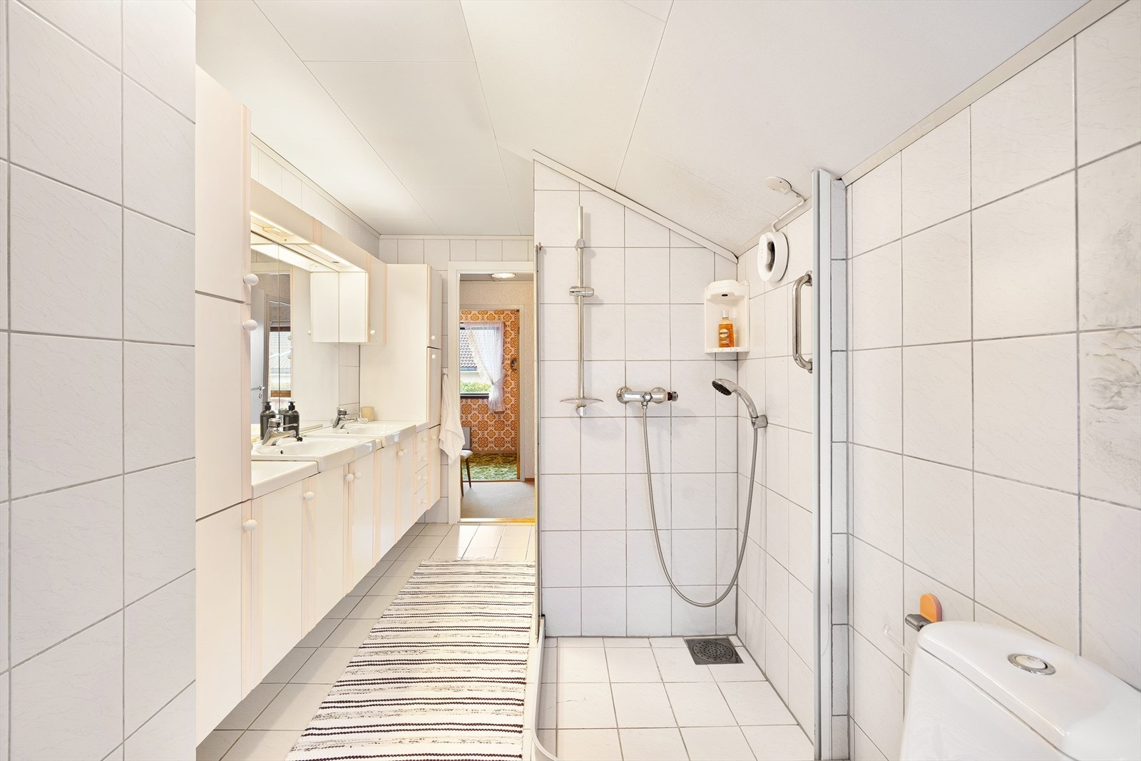 Badet antas å være fra 1985 og må forventes oppusset. Galleribilde