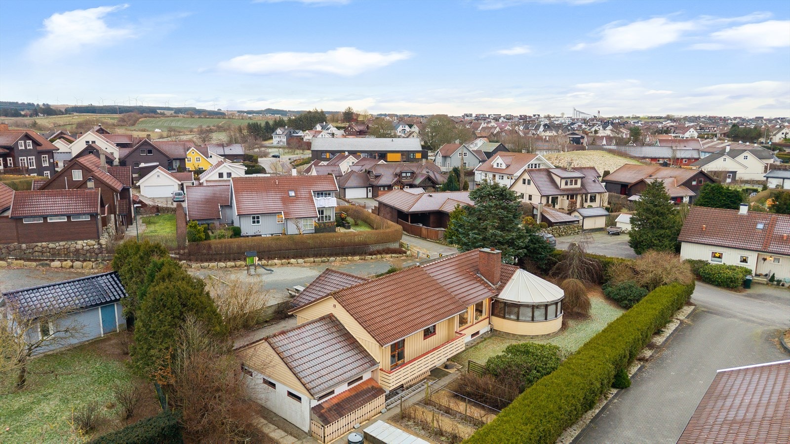 Boligen ligger i et veletablert og populært boligområde. Galleribilde