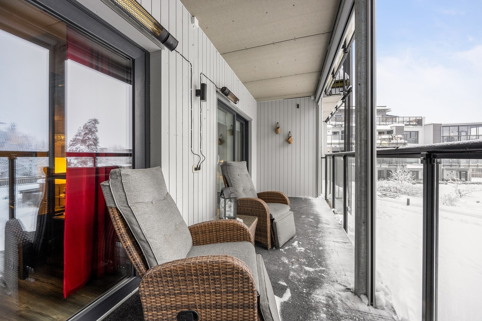 Stilrene glassrekkverk. Galleribilde