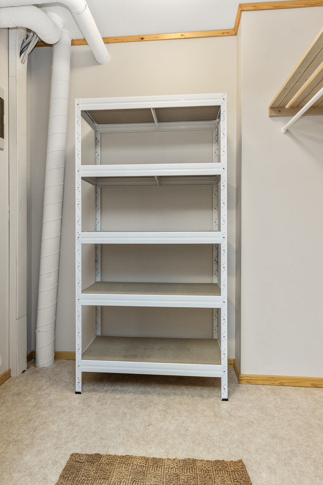 Leiligheten disponerer en praktisk innvendig bod for ekstra lagringsplass. Galleribilde