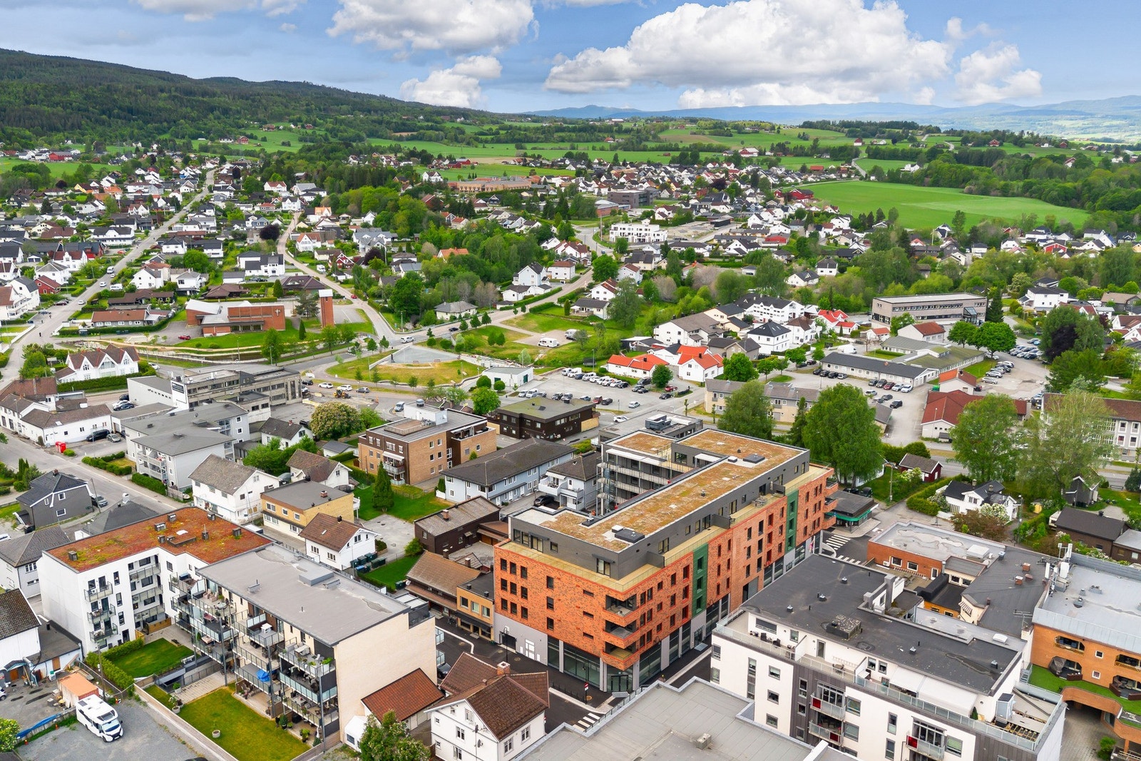 Rolig og sentralt område med gode solforhold. Galleribilde